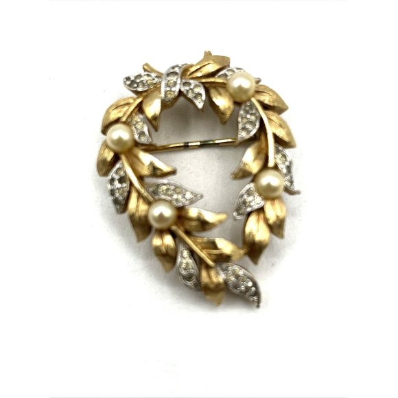 Vintage PANETTA Brooch Rhinestones Faux Pearl Wreath Swirl Pin Brooch - Picture 8 of 10